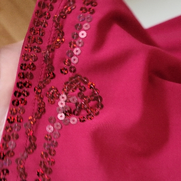 Elegant Women's Top with Sequin Trim – Stylish & Spa With A Pocket - Picture 5 of 11